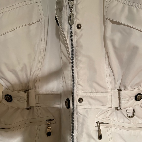 Fera ski jacket, size 8, gently used, white - Picture 4 of 6